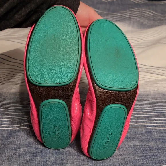 Hot Pink Tieks Patent Leather ballet flats - Picture 7 of 7